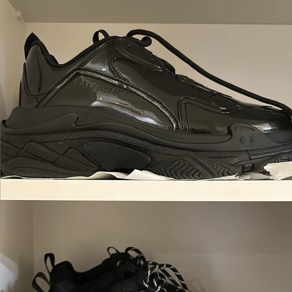 BALENCIAGA Triple S Sneaker Black - MEN - Picture 4 of 15